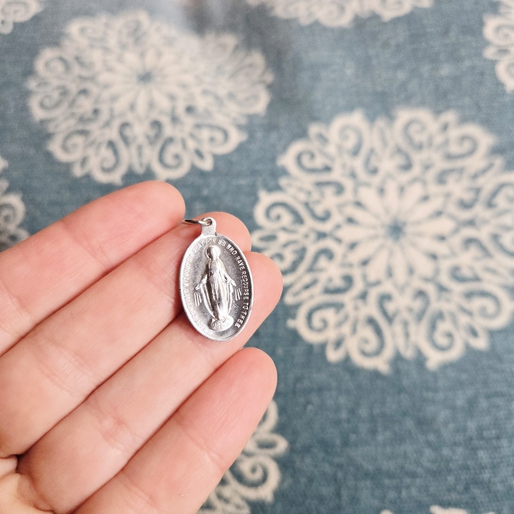 Vintage Dainty Classic Silver Miraculous Medal Virgin Mary Medallion Pendant